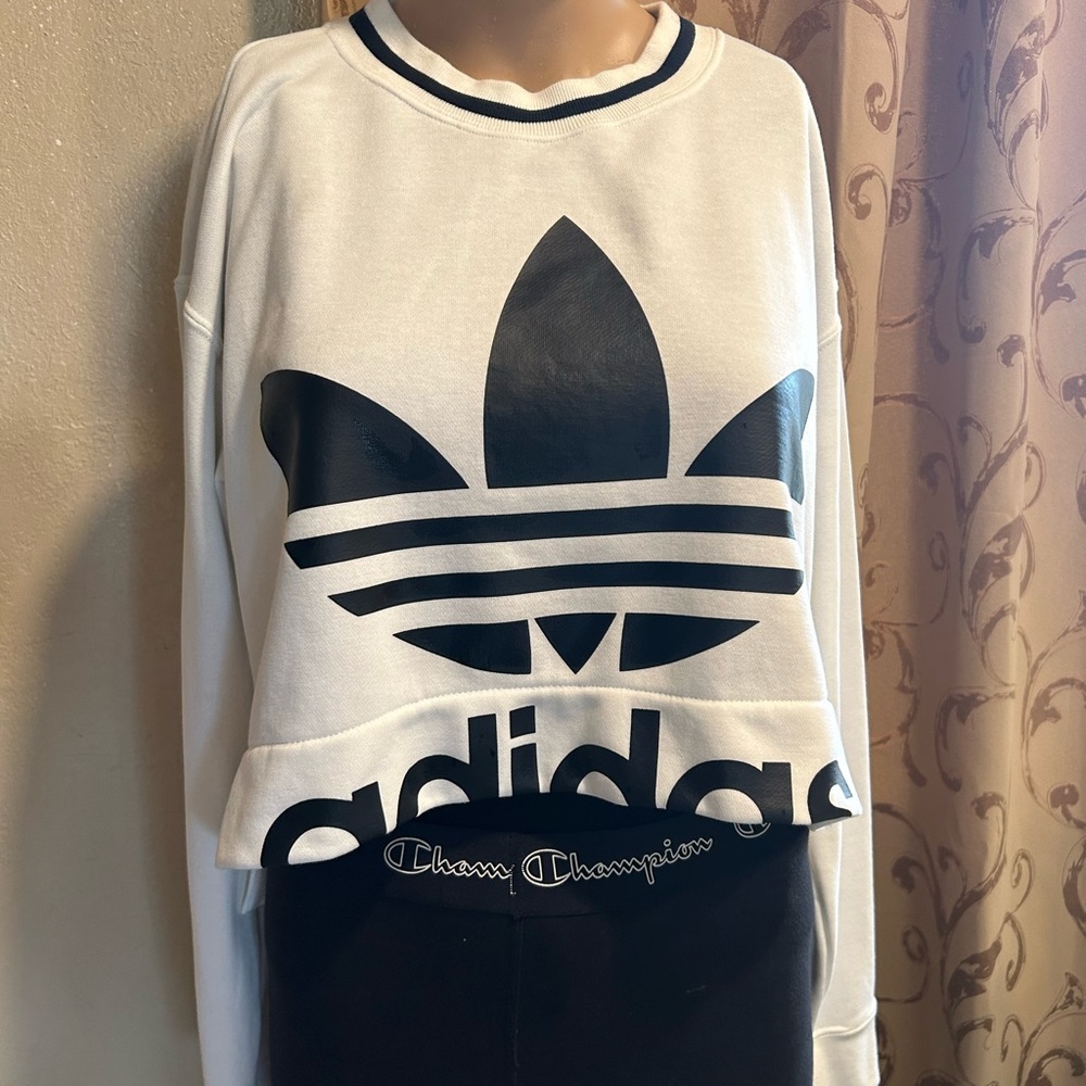 adidas, Bellista Trefoil Cropped Sweatshirt, NWOT, ED4759